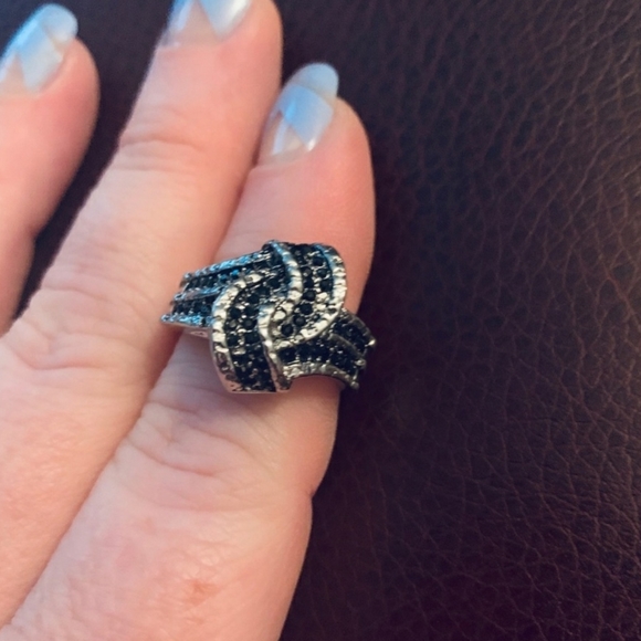 SOLD Black Onyx Knot Ring - Picture 3 of 6